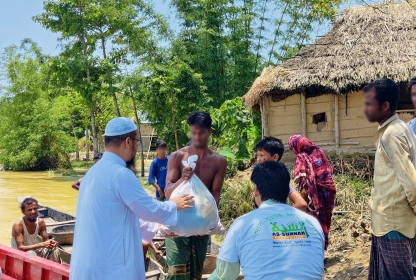 বন্যা দুর্গতদের মধ্যে ত্রাণ বিতরণ-২০২২